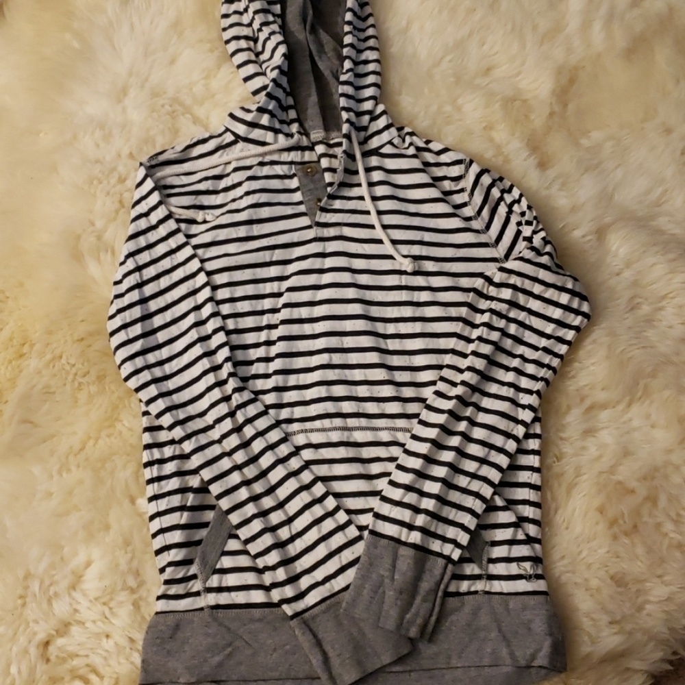 Lightweight, striped hoodie